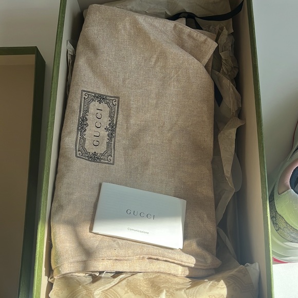 ๐๐๐Women's GG Rhyton sneaker - Picture 10 of 13